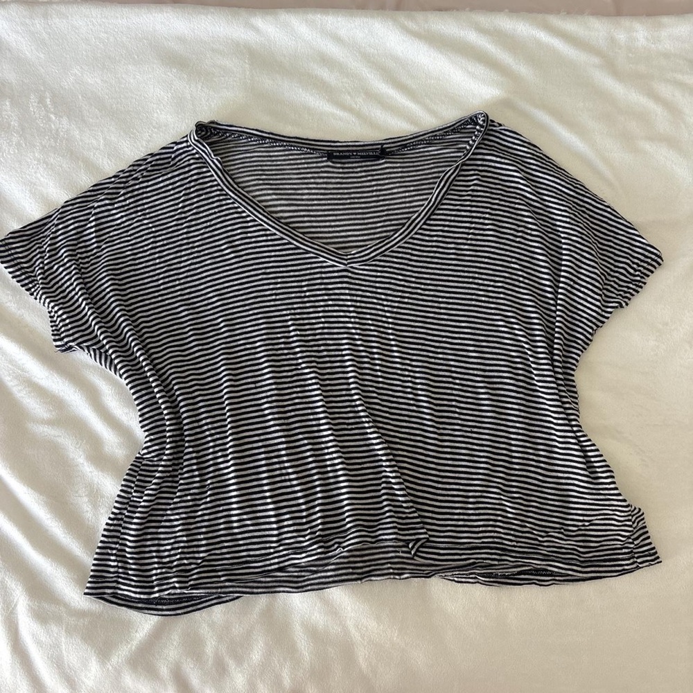 Brandy Melville Black and White Striped V-Neck Cropped Tee